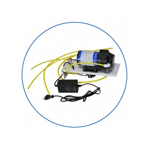 Pompa zasysająca do systemów RO, zainstalowana na metalowej płytce. Zestaw zawiera: pompę, zawór niskiego i wysokiego ciśnienia,